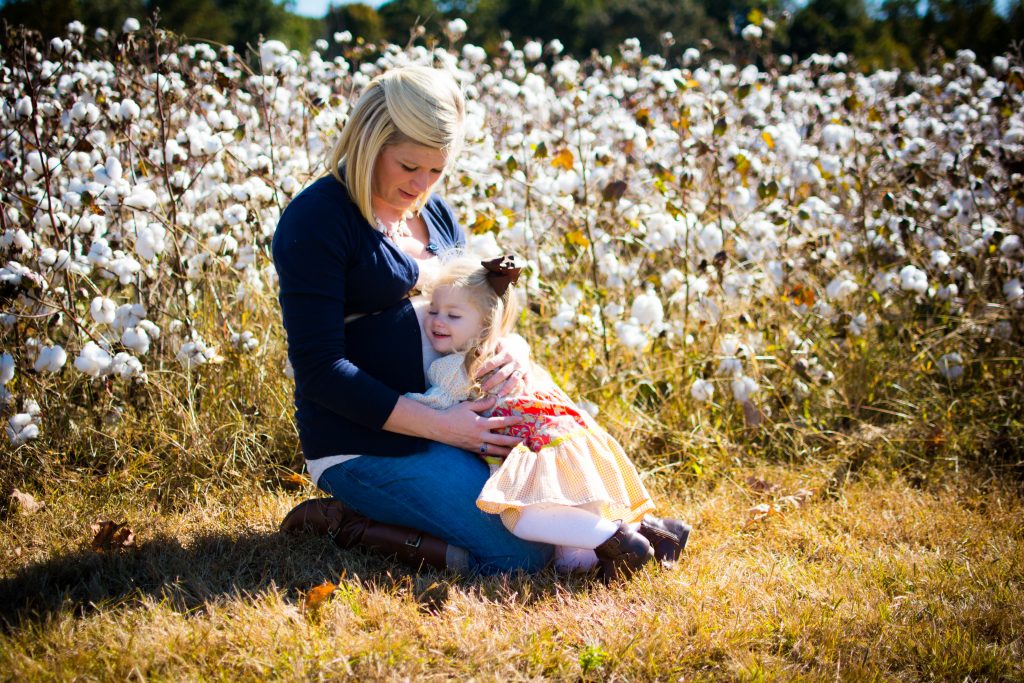 Family Cotton photo shoot. Fall family photo shoot in cotton field