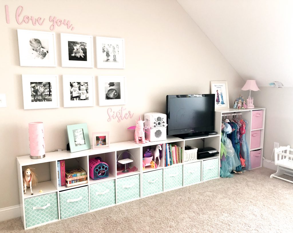 Mint and pink girly playroom. Playroom decor. Girls playroom decor. Playroom layout. Playroom with bunk beds. Girls bunkbeds.