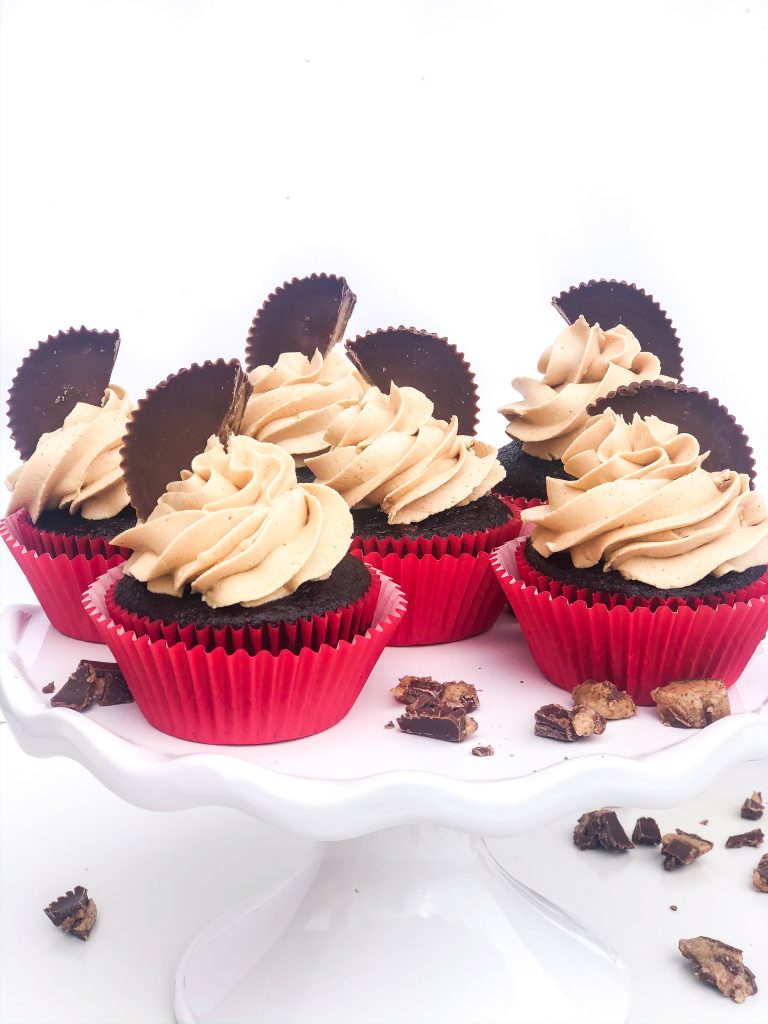 Reese's Peanut Butter Cup cupcakes recipe. Chocolate cupcakes with peanut butter frosting. Chocolate peanut butter cupcakes recipe