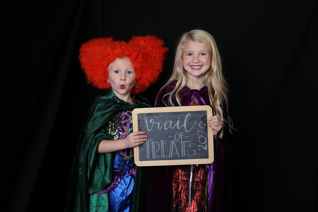 Hocus Pocus Halloween costumes. Sanderson sisters Halloween costumes. Hocus Pocus family costumes. Sanderson sisters family costumes. Sanderson sisters and Billy Butcherson costumes